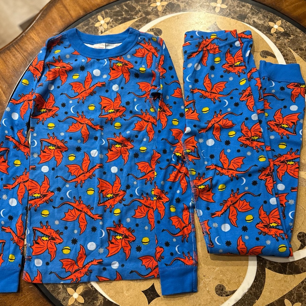 Hanna Andersson Dragons pajamas - size US 12 150cm NWT